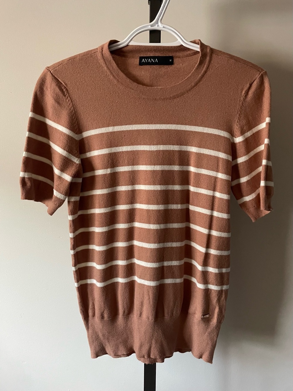 AYANA Short Sleeve Knit Top Sweater Tan Camel Striped Size Medium